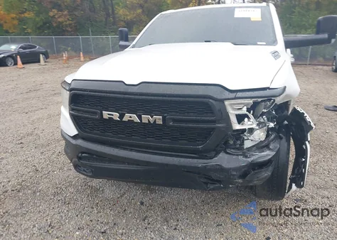 2019 Ram 1500 Tradesman 4X4 6'4 Box z USA, uszkodzony, nr VIN 1C6SRFCT4KN580096